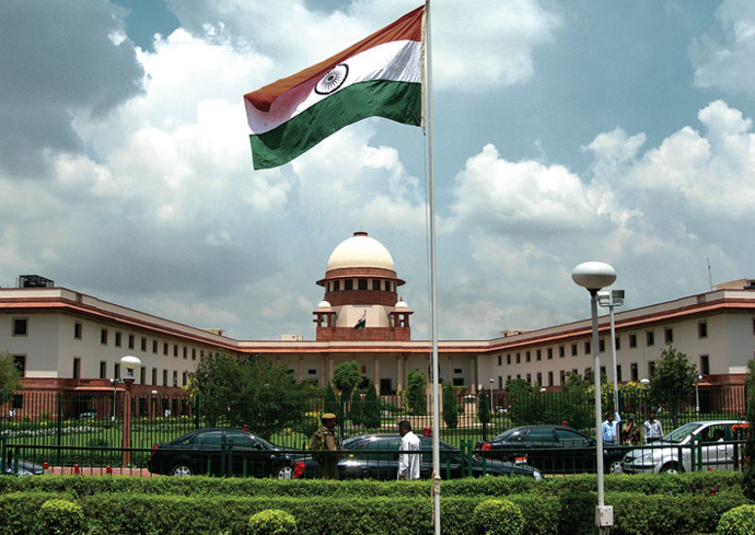 दिल्ली : कानून-व्यवस्था, पुलिस व जमीन को छोड़ अन्य मामले में कानून बनाने का अधिकार दिल्ली सरकार के पास - सुप्रीम कोर्ट।