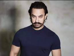 फिल्म स्टार आमिर खान सोशल मीडिया से दूर हुए। 